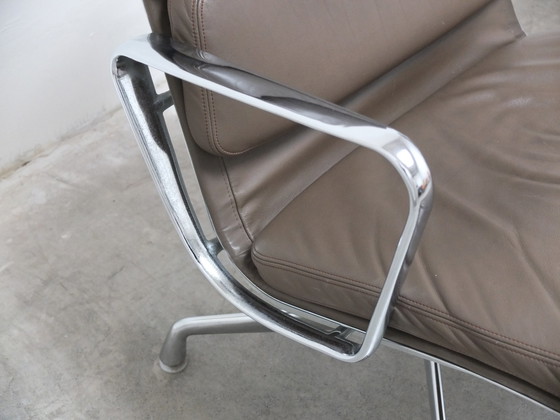 Image 1 of 2x Eames EA216 Herman Miller Draaibare Lounge Stoel