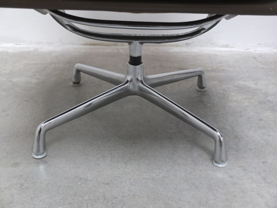 Image 1 of 2x Eames EA216 Herman Miller Draaibare Lounge Stoel