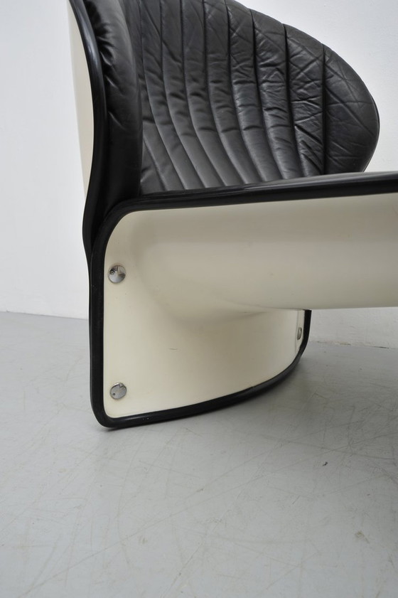 Image 1 of André Vandenbeuck Fauteuil Lotos Wit Zwart 1971