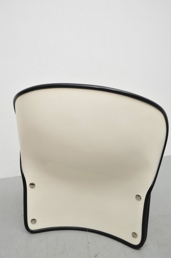 Image 1 of André Vandenbeuck Fauteuil Lotos Wit Zwart 1971