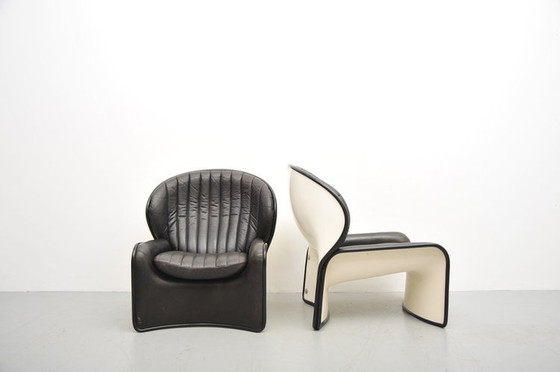 Image 1 of André Vandenbeuck Fauteuil Lotos Wit Zwart 1971