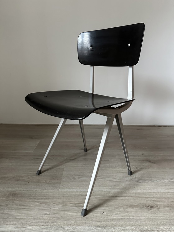 Image 1 of 4 Ahrend Result design stoelen