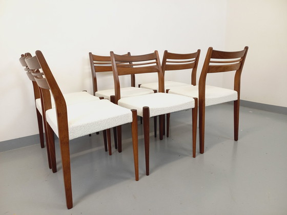 Image 1 of Suite van 6 Vintage Scandinavische Teak en Bouclette Stoffen Stoelen Uit De Jaren 60