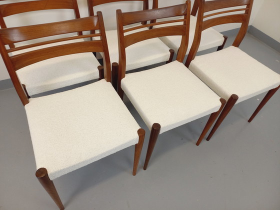 Image 1 of Suite van 6 Vintage Scandinavische Teak en Bouclette Stoffen Stoelen Uit De Jaren 60
