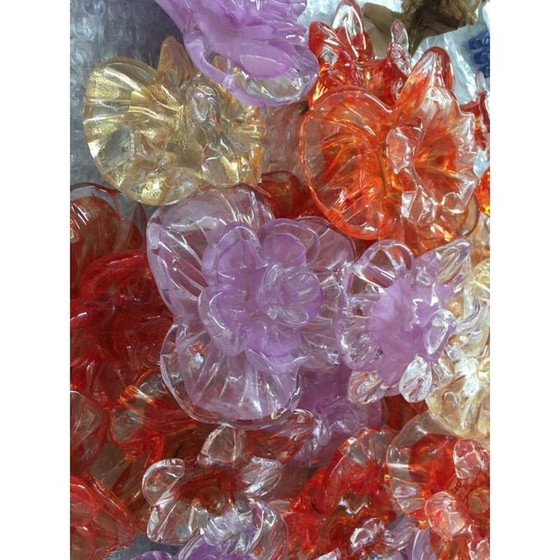 Image 1 of Hedendaagse kroonluchter met rood en violette bloemen van Murano glas