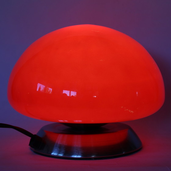 Image 1 of Rode paddestoel lamp uit het ruimte tijdperk