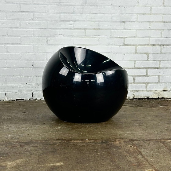 Image 1 of Space age ball chair