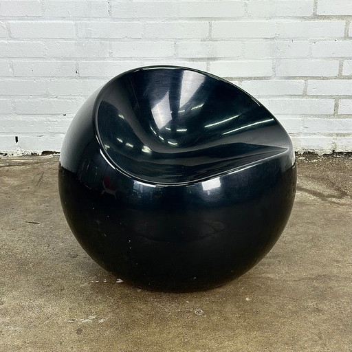 Space age ball chair