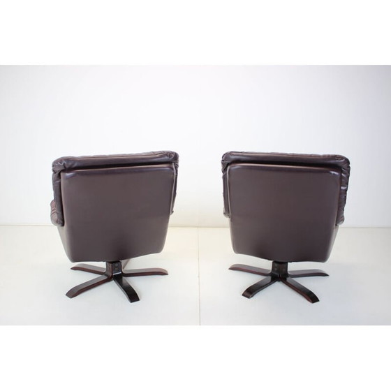 Image 1 of Paar vintage leren fauteuils met voetensteun, Finland 1970