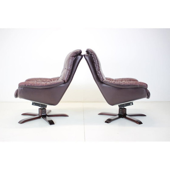 Image 1 of Paar vintage leren fauteuils met voetensteun, Finland 1970
