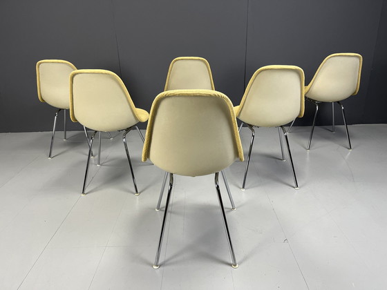 Image 1 of Eames glasvezel eetkamerstoelen voor Herman Miller, jaren 1970