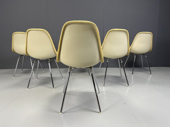 Image 1 of Eames glasvezel eetkamerstoelen voor Herman Miller, jaren 1970