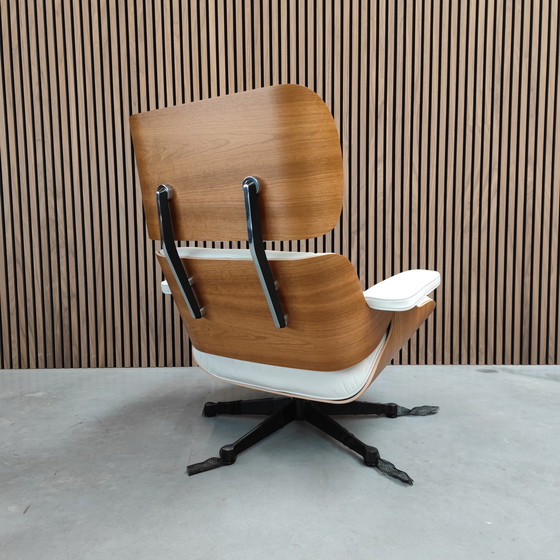 Image 1 of Vitra Eames Lounge chair