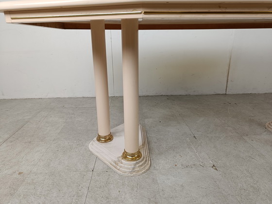Image 1 of Vintage beige gelakte eettafel