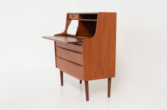 Image 1 of Deense teak secretaire