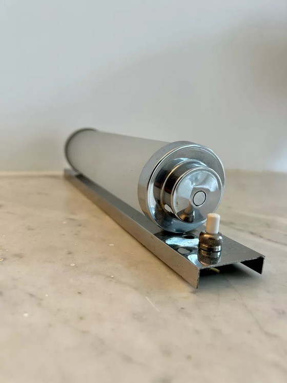 Image 1 of Vintage modernistische wandlamp, gezandstraald glas en verchroomd metaal, art deco 1930