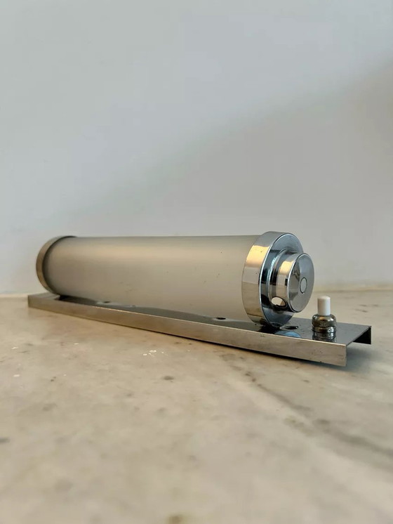 Image 1 of Vintage modernistische wandlamp, gezandstraald glas en verchroomd metaal, art deco 1930