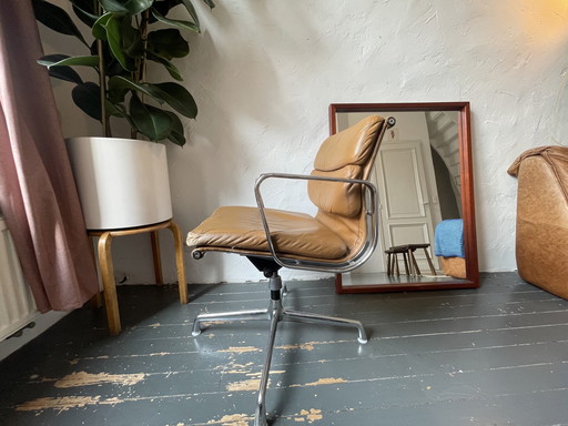 Eames bureau stoel Ea217