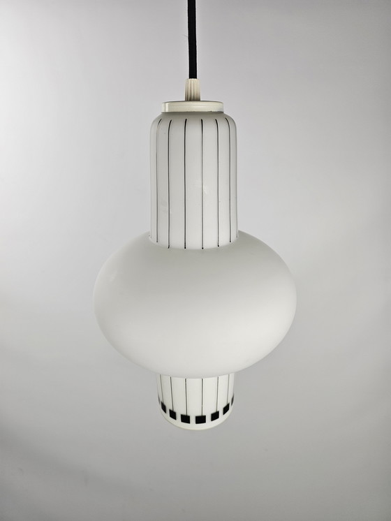 Image 1 of Melkglazen Hanglamp Met Zwarte Lijnen En Vormen