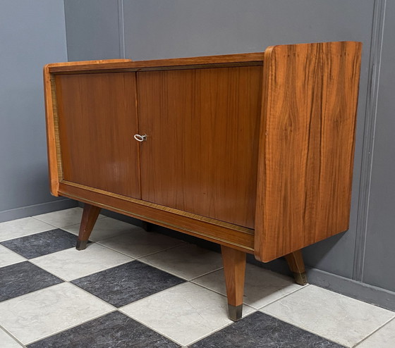 Image 1 of Houten dressoir 2 deuren 1960