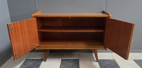 Image 1 of Houten dressoir 2 deuren 1960