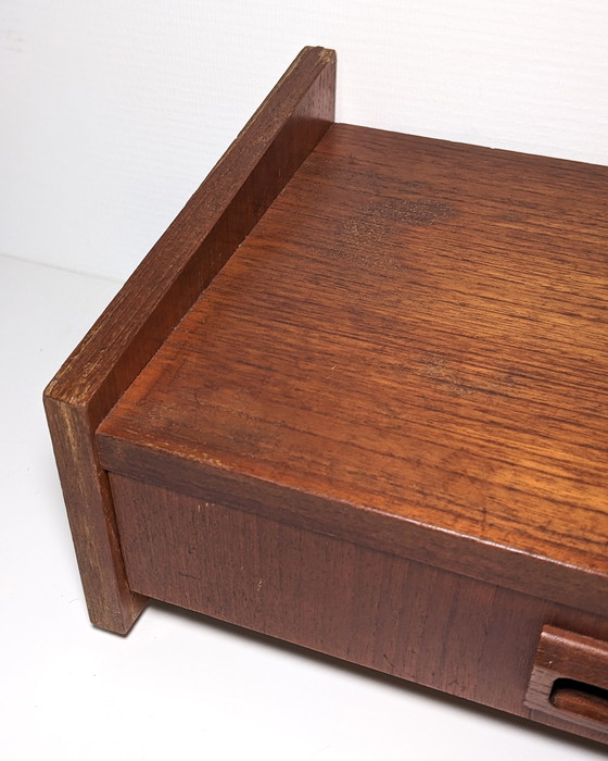 Image 1 of Mid Century Zwevend Wandkastje