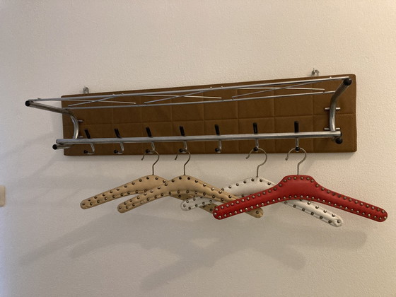 Image 1 of Wand Kapstok Jaren 50 Met 6 Vintage Hangers