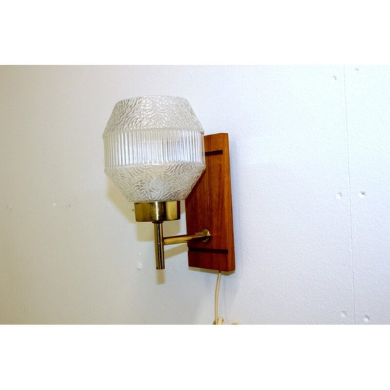 Image 1 of Vintage teakhouten wandlamp met glazen kap, Zweden 1950