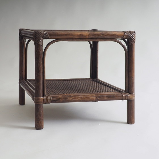 Image 1 of Rotan bijzettafel met glazen blad