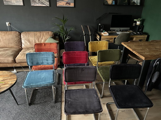 8 Gekleurde Ribstof Stoelen