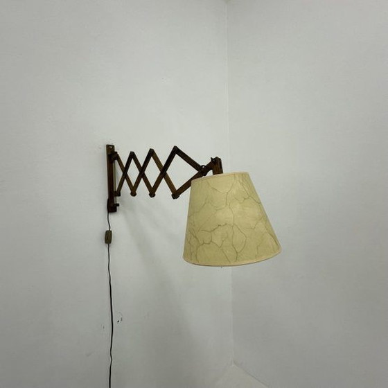 Image 1 of Vintage teakhouten schaar wandlamp , jaren 1960