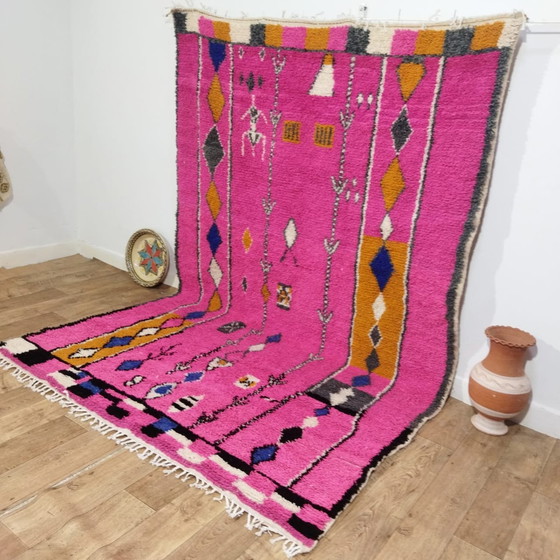 Image 1 of Handgewebter Rosa Und Weißer Berber-Teppich Aus Naturwolle - Handgemaakt Roze En Wit Berber Tapijt Van Natuurlijke Wol