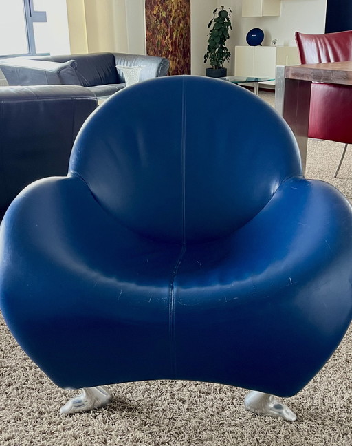 Twee Leolux Papageno Fauteuils Leren Bekleding, Blauw En Geel. Ontwerp Jan Armgardt. 