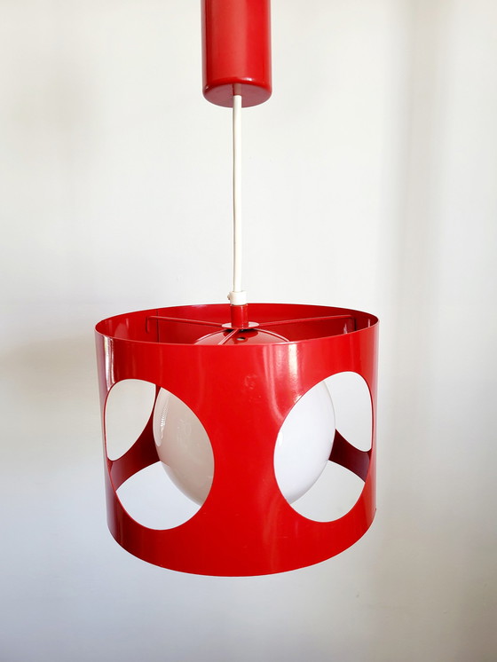 Image 1 of Space age hanglamp, rood metaal, opaline glazen bol, jaren 1960-1970