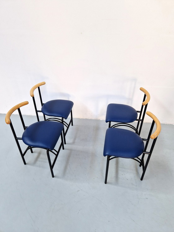 Image 1 of Postmoderne eetkamerstoelen