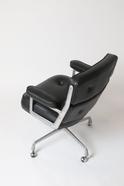 Time Life stoel van Charles Eames voor Herman Miller