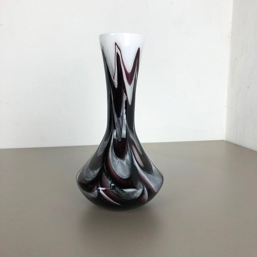 Italiaans vintage vaasje van Opaline Florence in veelkleurig opaline