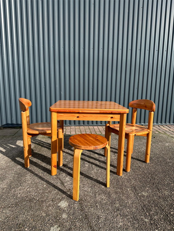 Image 1 of Vintage eettafel met stoelen en krukje