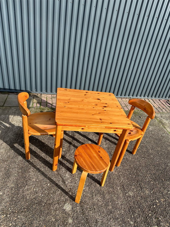 Image 1 of Vintage eettafel met stoelen en krukje