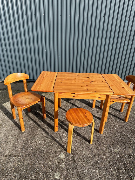 Image 1 of Vintage eettafel met stoelen en krukje