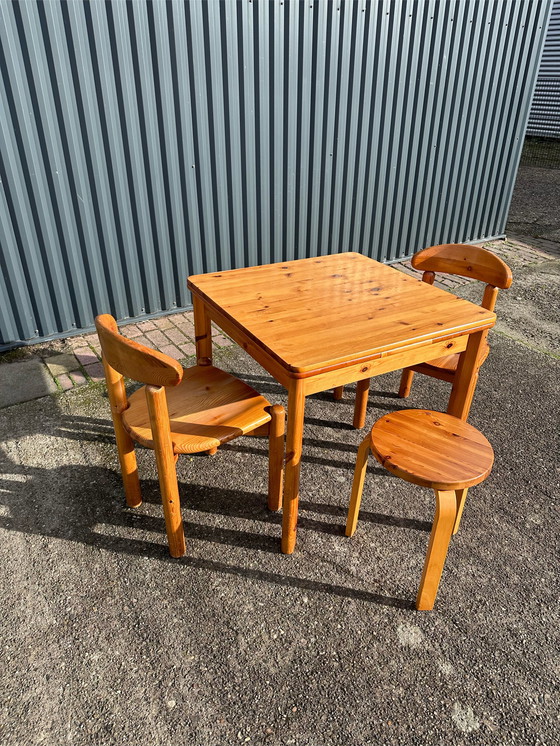 Image 1 of Vintage eettafel met stoelen en krukje