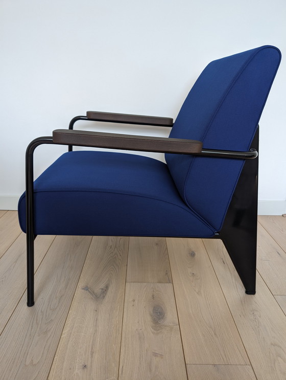 Image 1 of Jean Prouvé Fauteuil de Salon Vitra