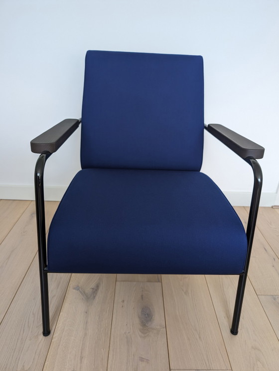 Image 1 of Jean Prouvé Fauteuil de Salon Vitra