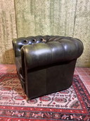 Chesterfield groen leren kuipstoel Engels