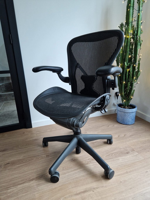 Herman Miller - Aeron Bureaustoel (Maat B)