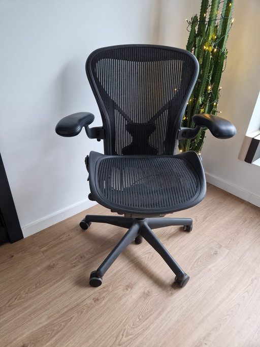 Herman Miller - Aeron Bureaustoel (Maat B)