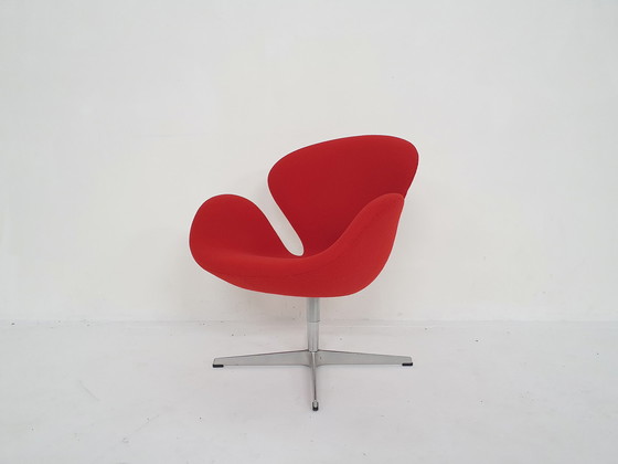 Image 1 of Arne Jacobsen voor Fritz Hansen "Swan" fauteuil 2005