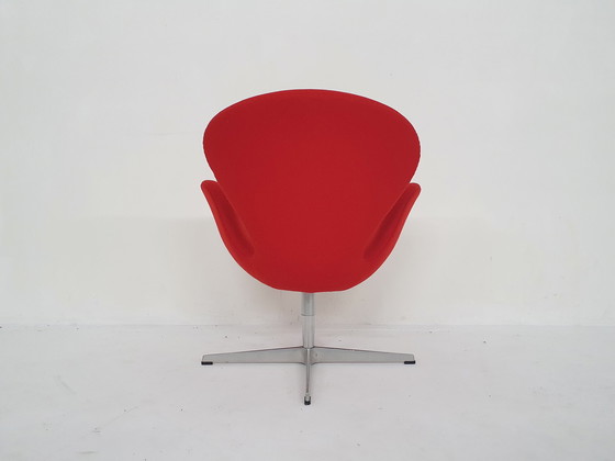 Image 1 of Arne Jacobsen voor Fritz Hansen "Swan" fauteuil 2005