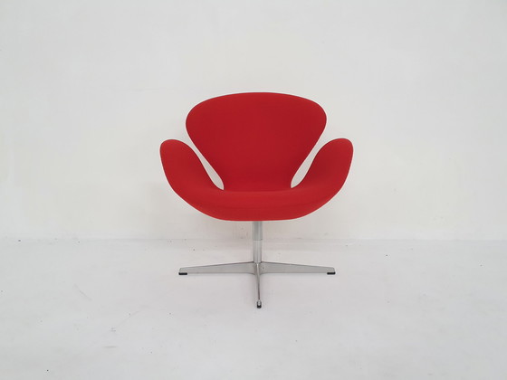 Image 1 of Arne Jacobsen voor Fritz Hansen "Swan" fauteuil 2005