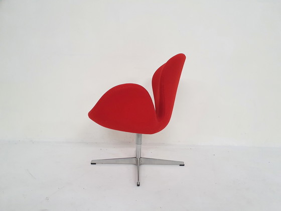 Image 1 of Arne Jacobsen voor Fritz Hansen "Swan" fauteuil 2005